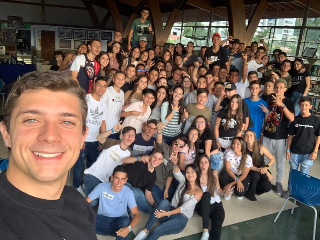 sebastian quijano cossio fundacion entretodos entrenamiento en facilitacion experiencial programador neurolinguistico en colombia liderazgo de equipos y empresas